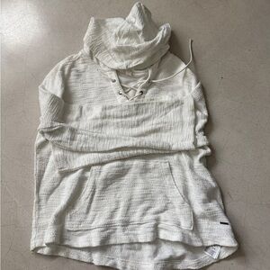 Roxy cozy white pullover size Large